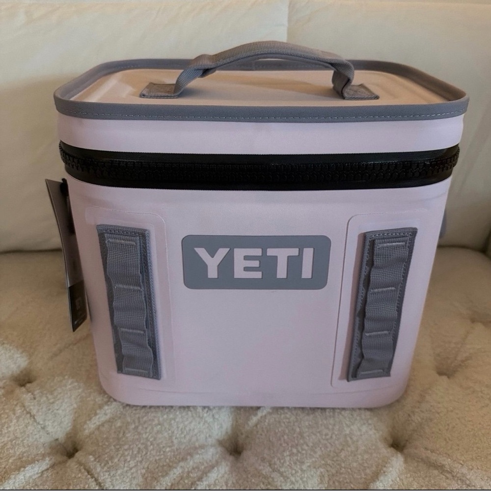 Yeti hopper flip 8